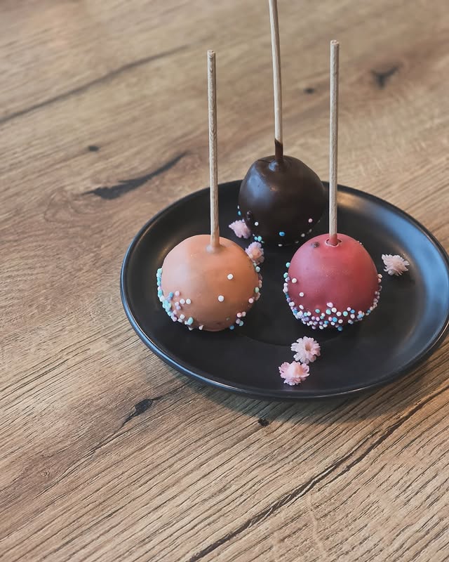 Cake pops sladica Kavarne Orion